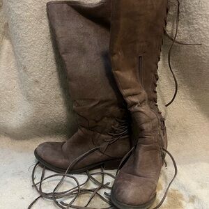 Brown Knee-High Lace-Up Boots